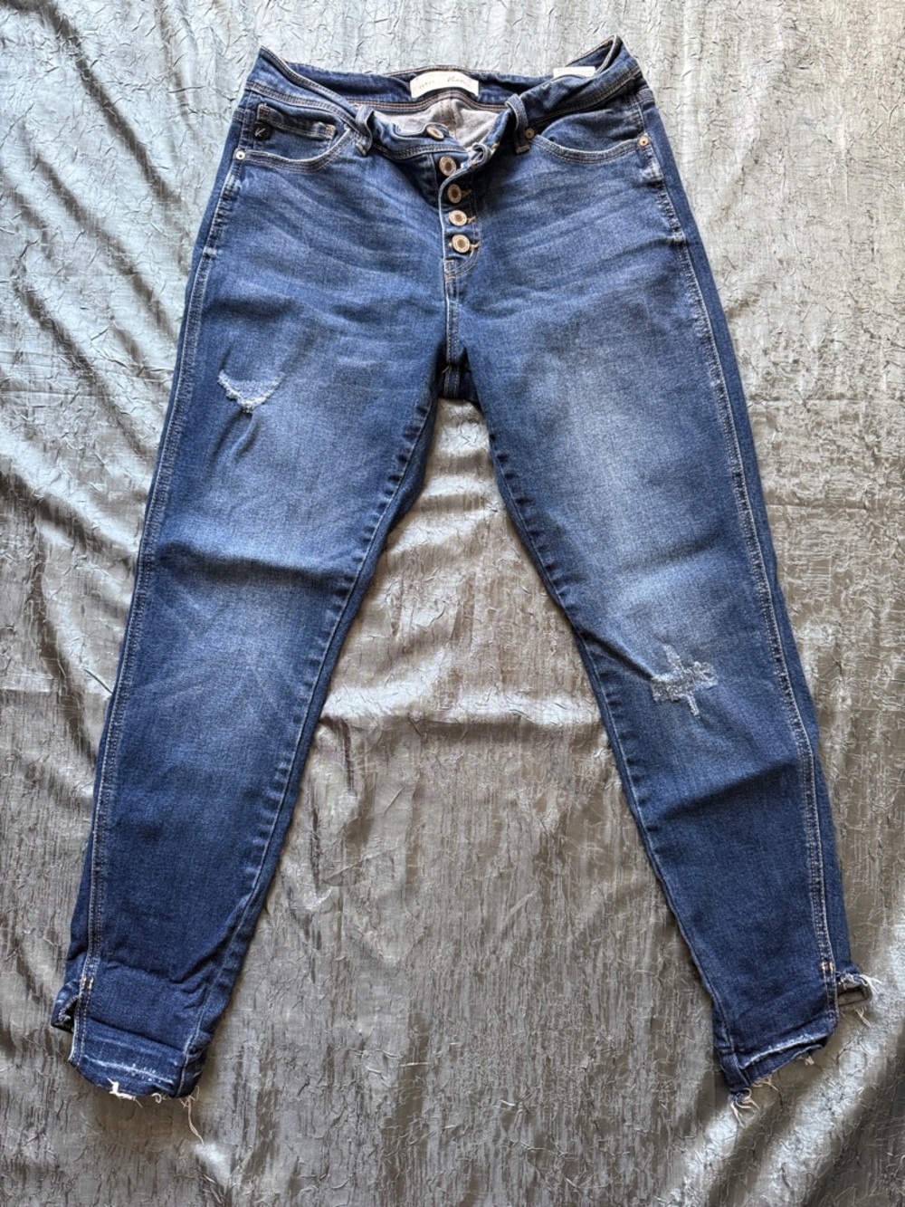 KanCan Estilo curvy distressed ankle jeans